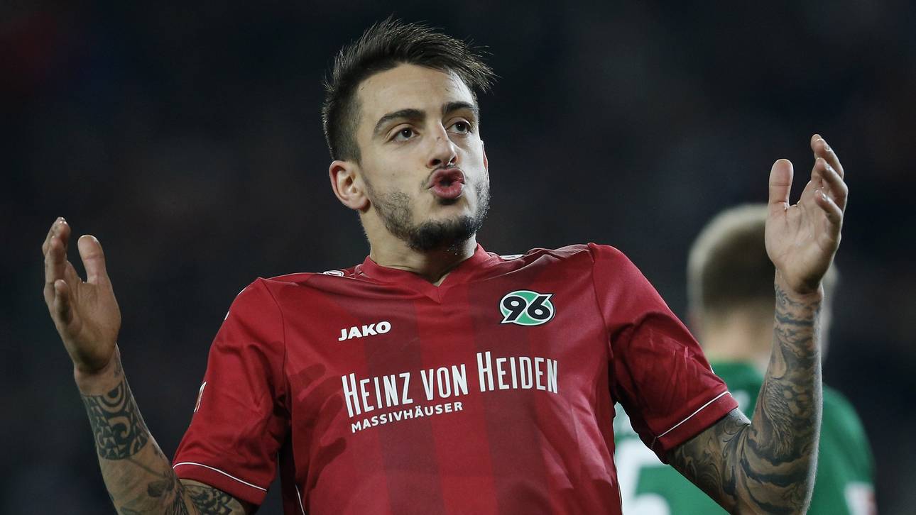 Joselu von Hannover 96 jubelt
