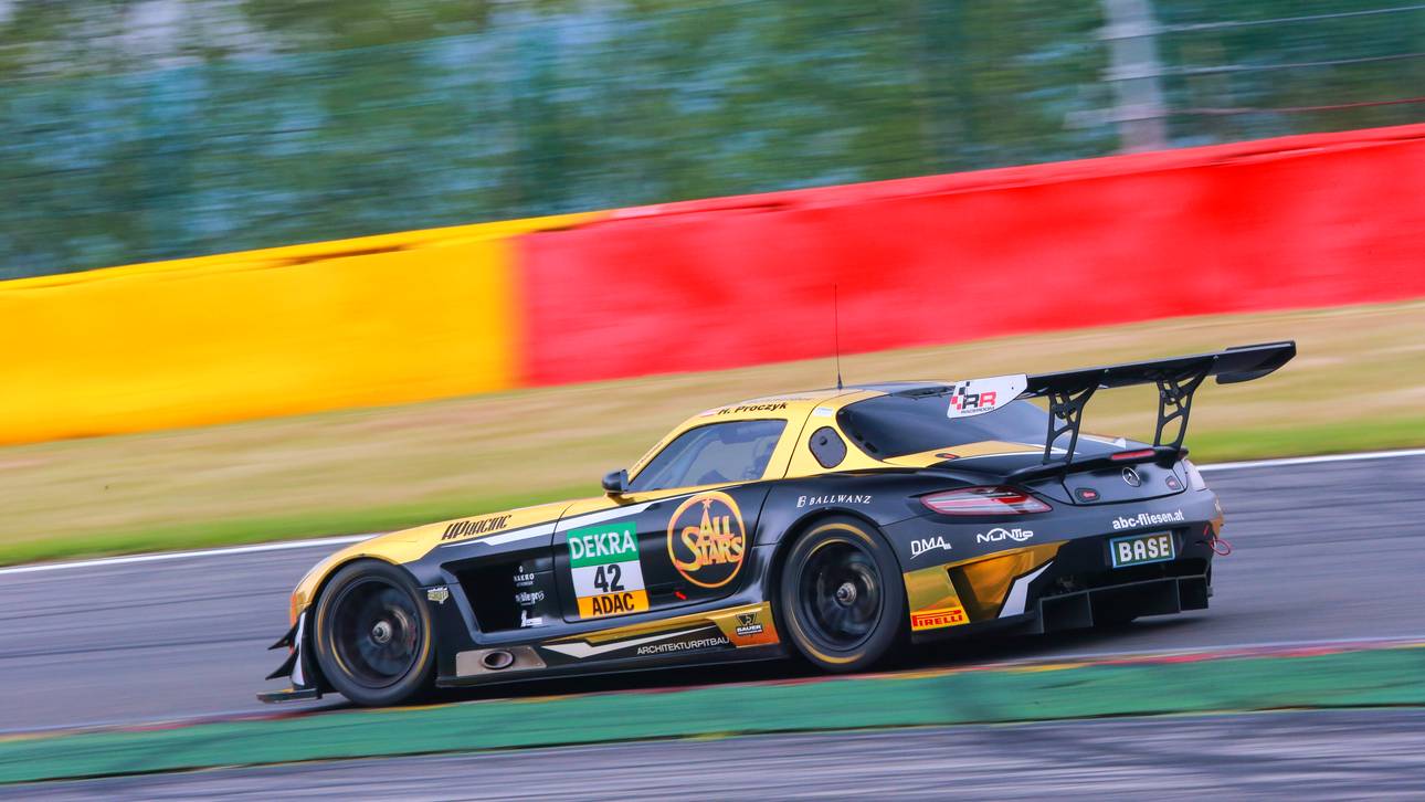 Mercedes siegt, Schneider nur Zehnter