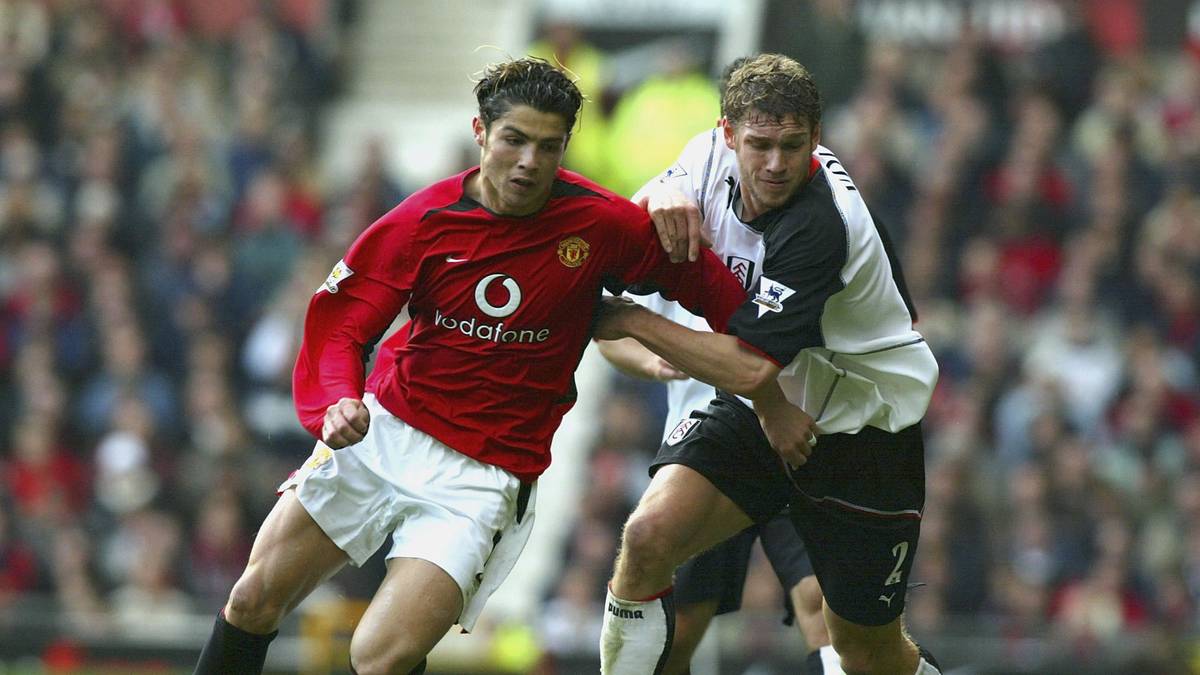 Als 17-Jähriger schaffte er es in Sportings Profi-Team. Schnell wurden europäische Spitzenklubs auf ihn aufmerksam. Manchester United machte im Sommer 2003 das Rennen - für damals stolze 17,5 Millionen Euro