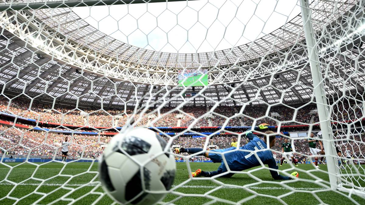 El Sol de Mexiko: "Historisch! El Tri schlägt Deutschland 1:0 zum WM-Auftakt. Eine großartige Leistung der Nationalmannschaft gegen die Deutschen"