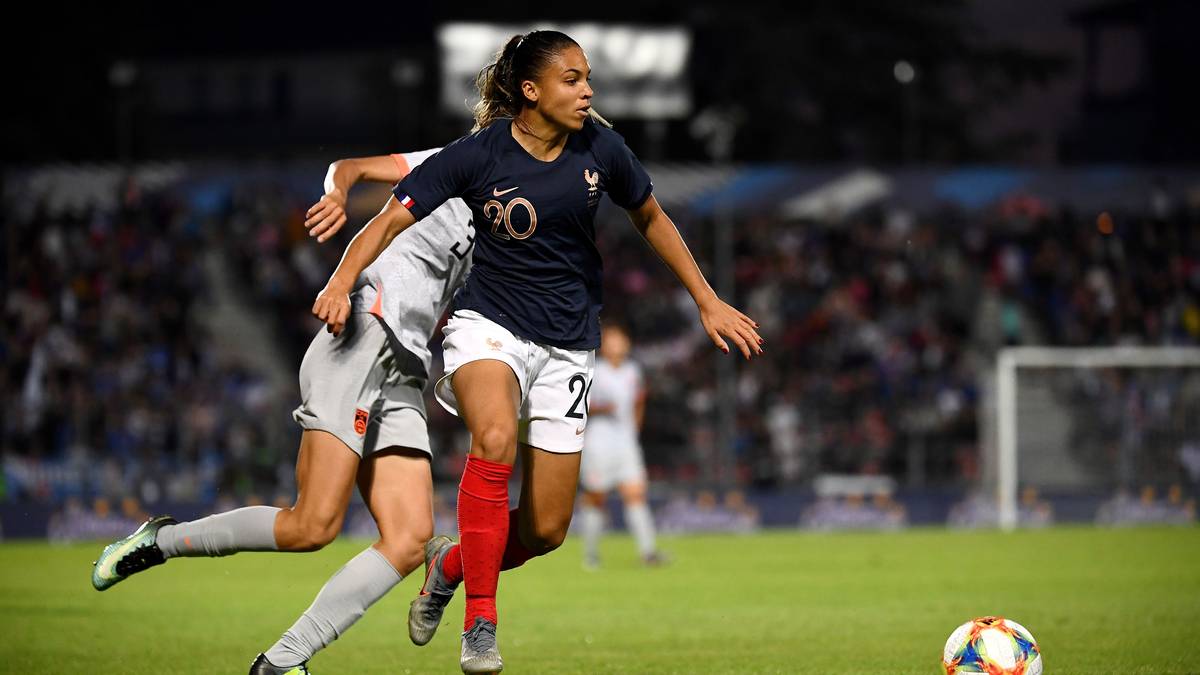 "Die Französinnen zählen anhand der spielerischen Qualität seit gefühlt zehn Jahren zu den Topfavoritinnen. Sie haben es in dieser Zeit aber noch nie umsetzen können. Im eigenen Land ist es jetzt die große Chance, aber auch der große Druck", fasst Sasic die Aussichten der Gastgeberinnen zusammen