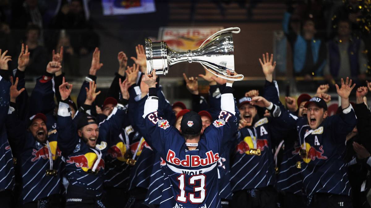 2016/17 - EHC RED BULL MÜNCHEN - Grizzyls Wolfsburg 4:1: Auch 2017 heißt das Finale München gegen Wolfsburg. Und wieder jubeln die Münchner. Diesmal benötigen sie allerdings fünf Spiele