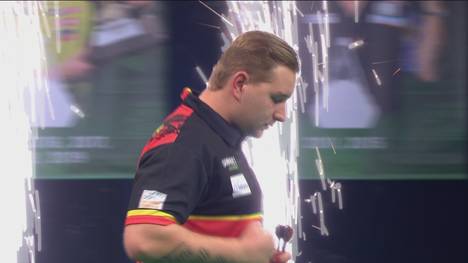 Dimitri Van den Bergh ist in der Premier League weiterhin oben mit dabei. Gegen Rob Cross feiert der Belgier seinen vierten Sieg im siebten Spiel.