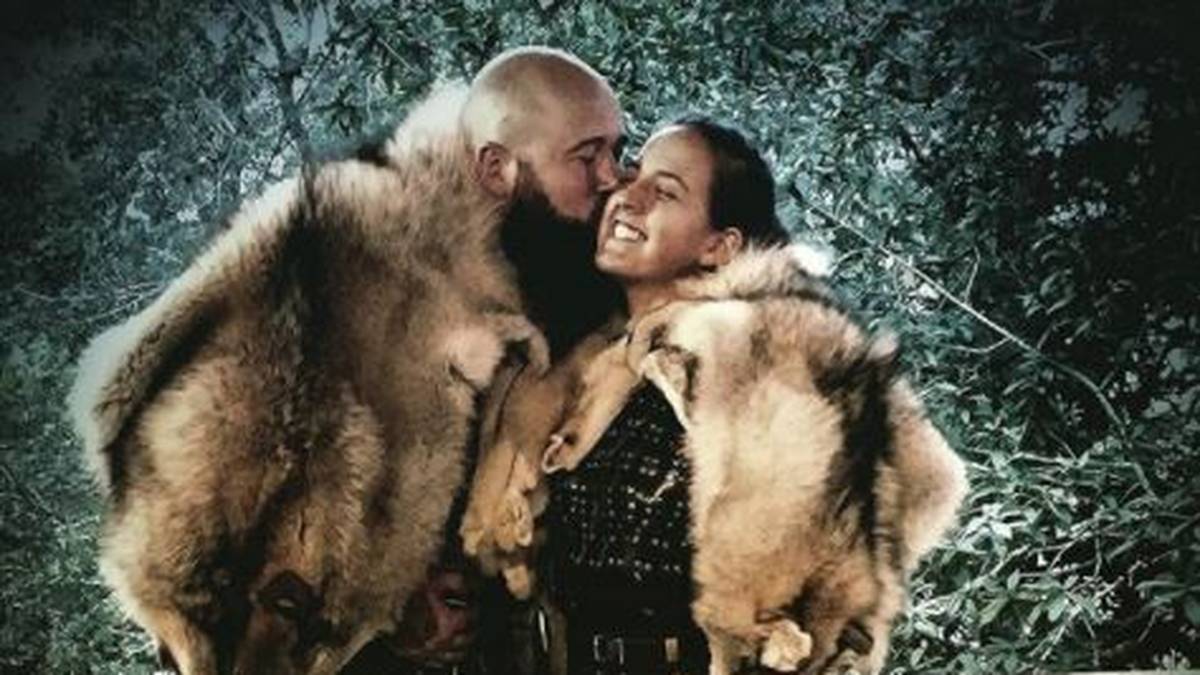 Immer an ihrer Seite: Wrestler-Kollege Raymond Rowe vom Tag Team "War Raiders", mit dem sie verlobt ist