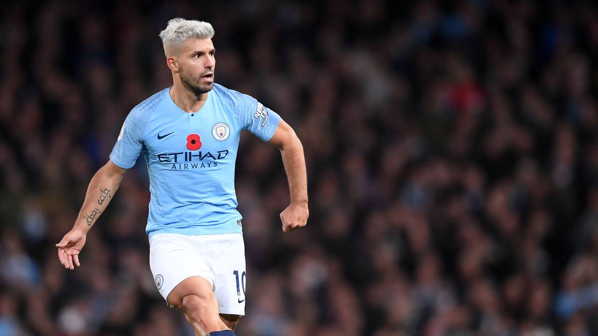 Dass Manchester Citys Top-Torjäger Sergio Agüero auf dem Spielfeld gerne glänzt ist längst bekannt. Nun lässt ihn auch seine neue Frisur erstrahlen 