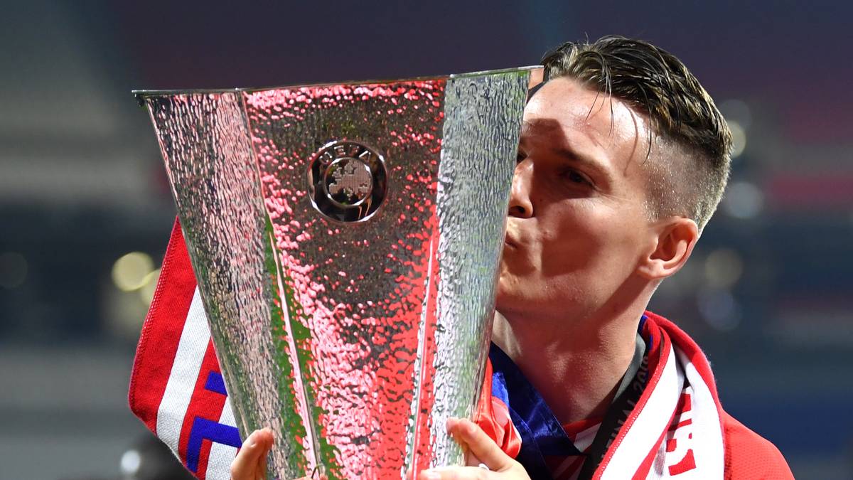 Nicht die einzige Trophäe übrigens, die Hernandez in dieser Saison gewinnen durfte: Auch die Europa League gewann er mit Atletico