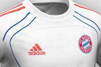 Das Portal „Footy Headlines“ hat Bilder vom neuen Bayern-Trikot für die Saison 2025/26 veröffentlicht.