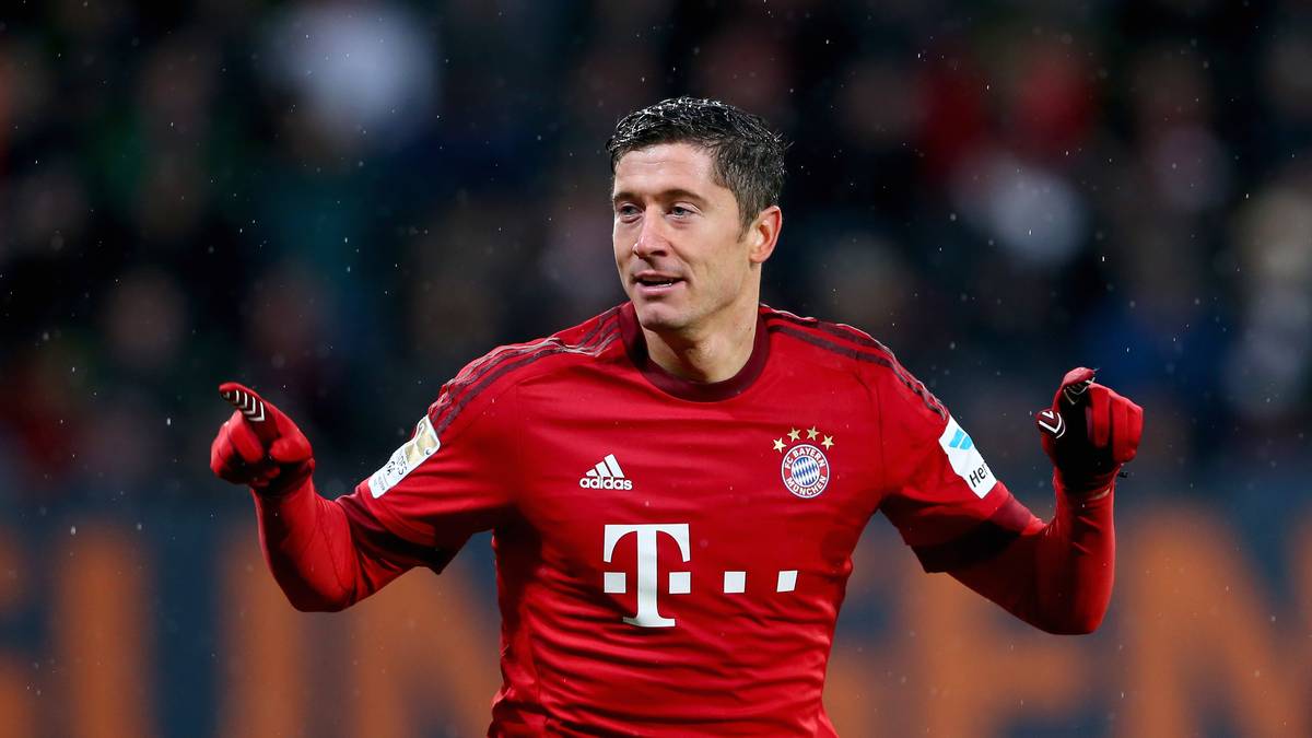 PSG soll bereit sein, bis zu 100 Millionen Euro für den damals 27-Jährigen zu bezahlen, der in München noch bis 2019 unter Vertrag steht. Aus Spanien meldet die "AS" derweil, dass Real Madrid zuversichtlich ist, mit seinem eingelegten Protest gegen die von der FIFA verhängte Transfersperre erfolgreich zu sein, um den Polen zu verpflichten