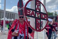 Bayer Leverkusen steht im DFB-Pokalfinale. Die Fans sind schon vor Beginn der Partie in Partystimmung. 