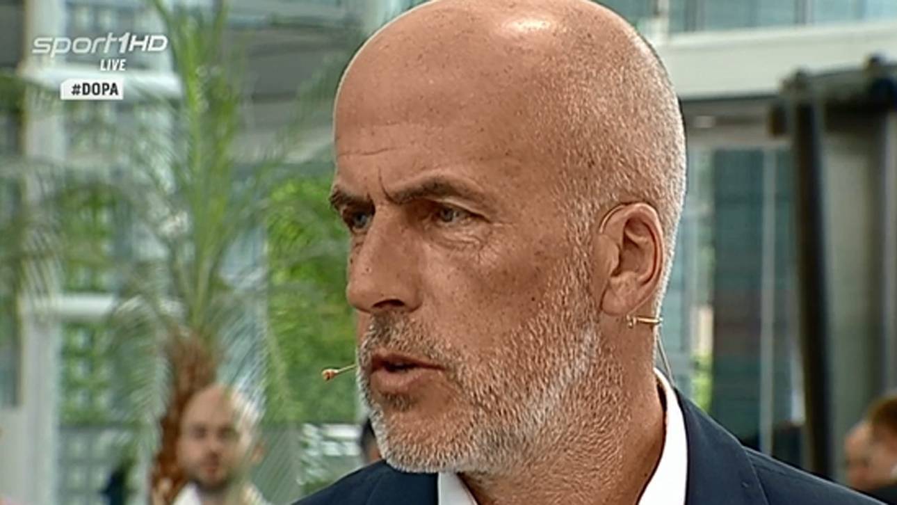 Frontzeck froh über Klassenerhalt