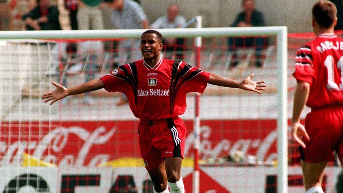 PAULO SERGIO: Der brasilianische Linksaußen kommt 1993 aus Brasilien ins Rheinland. Mit der Bayer-Elf wird er 1997 Vizemeister. In seiner Leverkusener Zeit erzielt er 63 Tore und bereitet 10 weitere vor