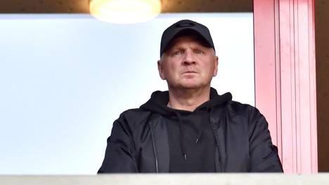 Der KFC Uerdingen und Stefan Effenberg gehen getrennte Wege. Wie der Drittligist am Dienstagabend mitteilte, verlässt der Manager Sport den KFC auf eigenen Wunsch mit sofortiger Wirkung.