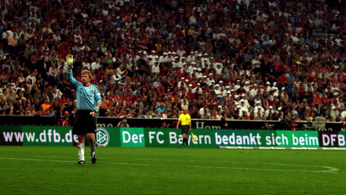 Zwei Jahre danach zieht Kahn mit einem Abschiedsspiel des FC Bayern gegen die Nationalelf in der Allianz-Arena den endgültigen Schlussstrich
