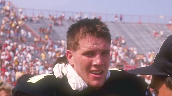 Favres lange Karriere beginnt 1987 im Football-Team der University of Southern Mississippi. Bei den Golden Eagles setzt er zahlreiche Bestmarken, bevor er 1991 in die NFL wechselt