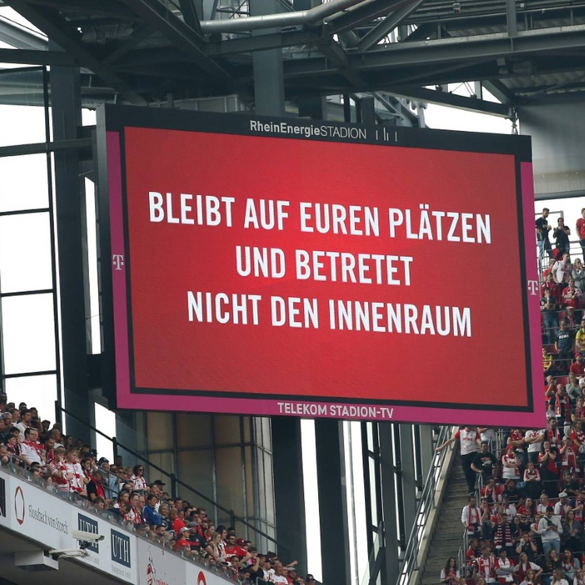 Nach dem Platzsturm beim letzten Heimspiel 2021/22 werden sich die Verantwortlichen des 1. FC Köln erst verspätet vor dem DFB-Bundesgericht äußern.