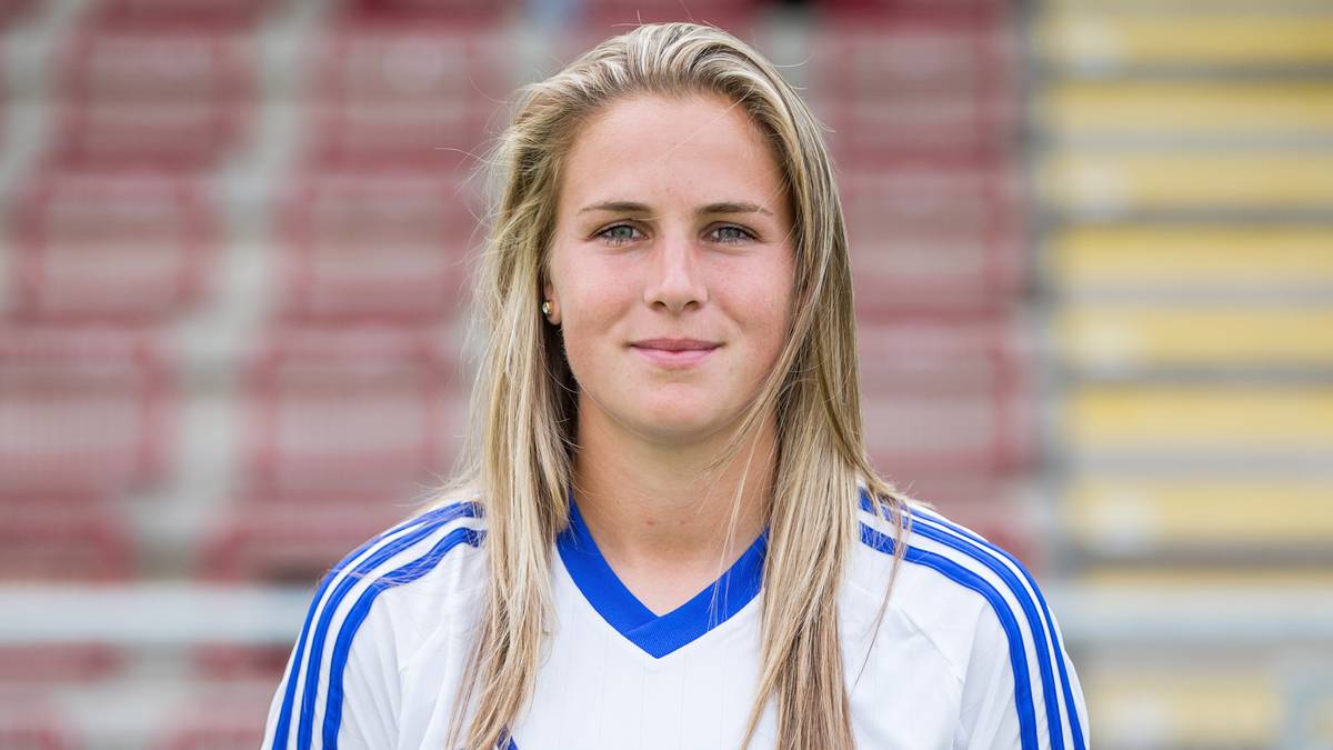 Frankfurts Stürmerin Ana-Maria Crnogorcevic hat kroatische und schweizerische Wurzeln. Crnogorcevic begann ihre Profi-Karriere 2006 beim FC Thun in der Schweiz, ehe es sie 2009 zum Hamburger SV an die Elbe zog