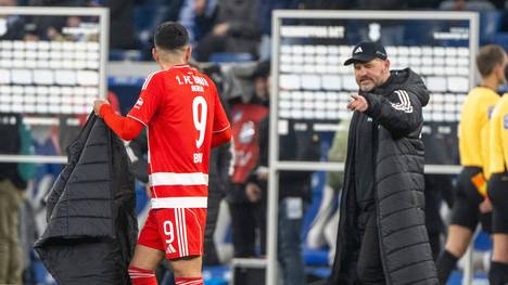 Nach der 1:3-Niederlage von Union Berlin bei der TSG Hoffenheim liefert sich Steffen Baumgart ein Wortgefecht mit seinem Mittelfeldmann Livan Burcu. Auf der Pressekonferenz teilt der Union-Coach anschließend seine Gedanken zu der Auseinandersetzung. 