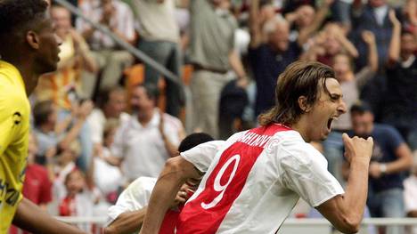 Ajax player Zlatan Ibrahimovic (R) celeb