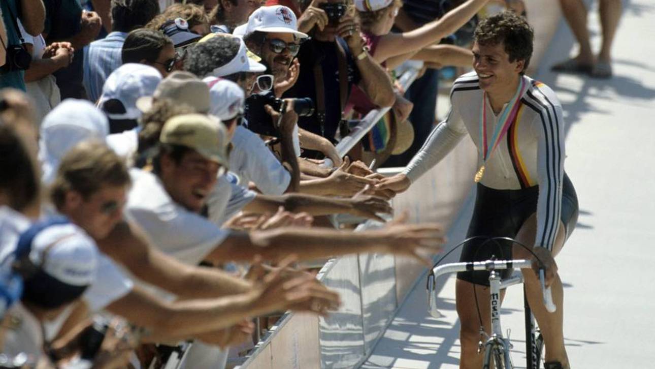 Fredy Schmidtke nach seinem Olympiasieg 1984
