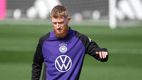 Die personellen Sorge bei der deutschen Fußball-Nationalmannschaft reißen nicht ab. Nach Bayern-Shootingstar Aleksandar Pavlovic muss nun auch Jan-Niklas Beste das DFB-Team verlassen.