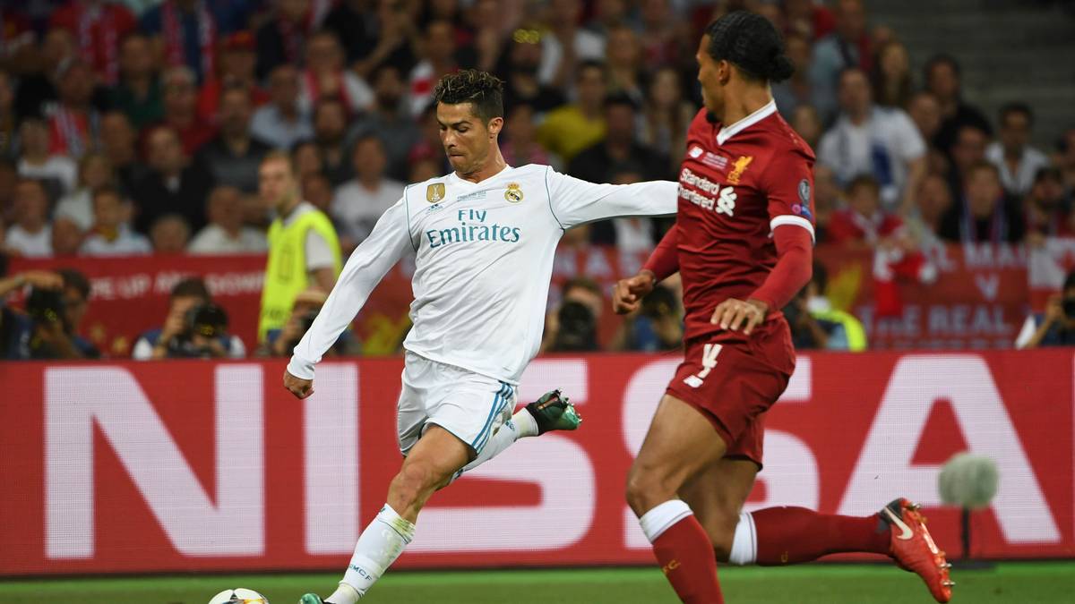 Superstar Cristiano Ronaldo und seine Mannen finden schwer ins Spiel. Es ist der FC Liverpool, der in der Anfangsphase dominiert und auch die ersten Chancen hat