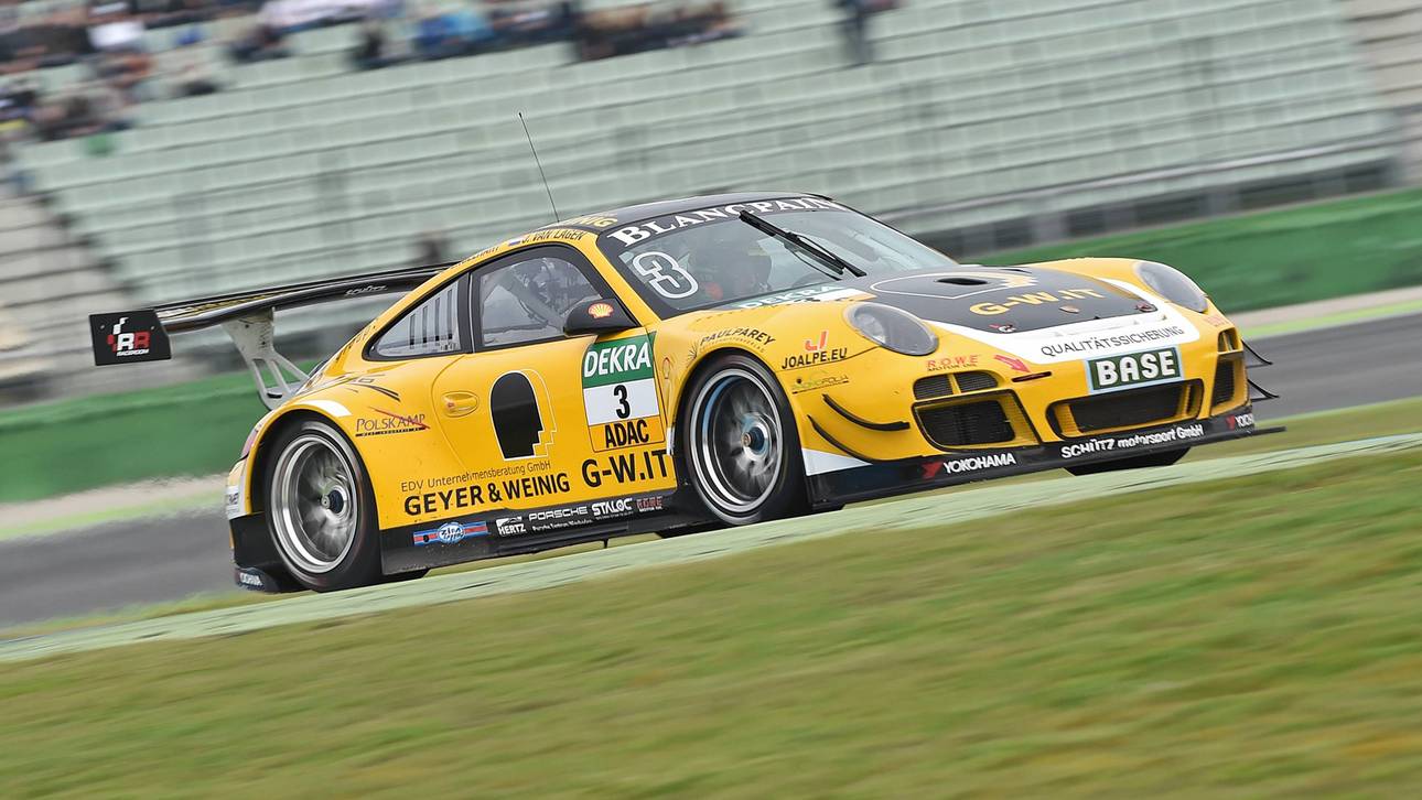 Porsche feiert Sieg zum Auftakt