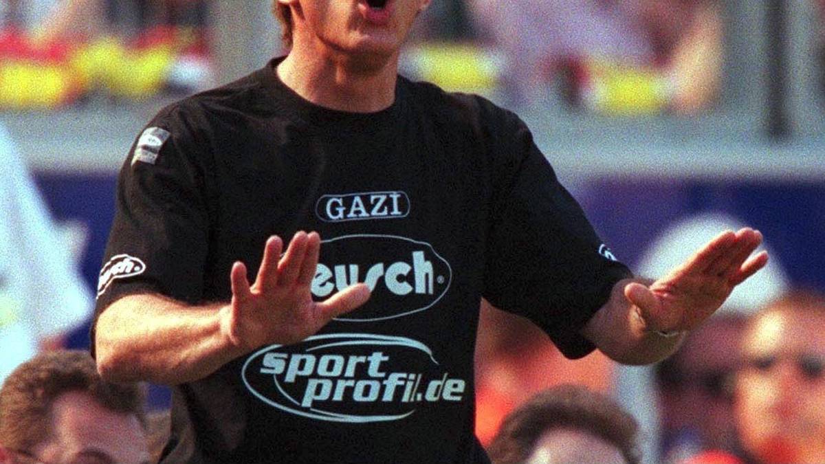 Einige Tage später fordert Bayerns Vize-Präsident Fritz Scherer eine Haaranalyse von Daum. Nach einigem Hin und Her stimmt der Trainer von Bayer Leverkusen zu. "Ich tue das, weil ich ein absolut reines Gewissen habe", so die bis heute unvergessenen Worte