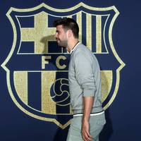 Unmittelbar vor Messis USA-Entscheidung meldet sich Ex-Barca-Star Gerard Pique zu Wort und hetzt gegen seinen alten Fußball-Klub. Der Weltmeister redet sogar von „Angst“.