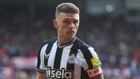 Der Transfer von Kieran Trippier zum FC Bayern ist offenbar vom Tisch. Britischen Medienberichten zufolge habe sich Newcastle United dazu entschlossen, den 33 Jahre alten Rechtsverteidiger nicht abzugeben. 