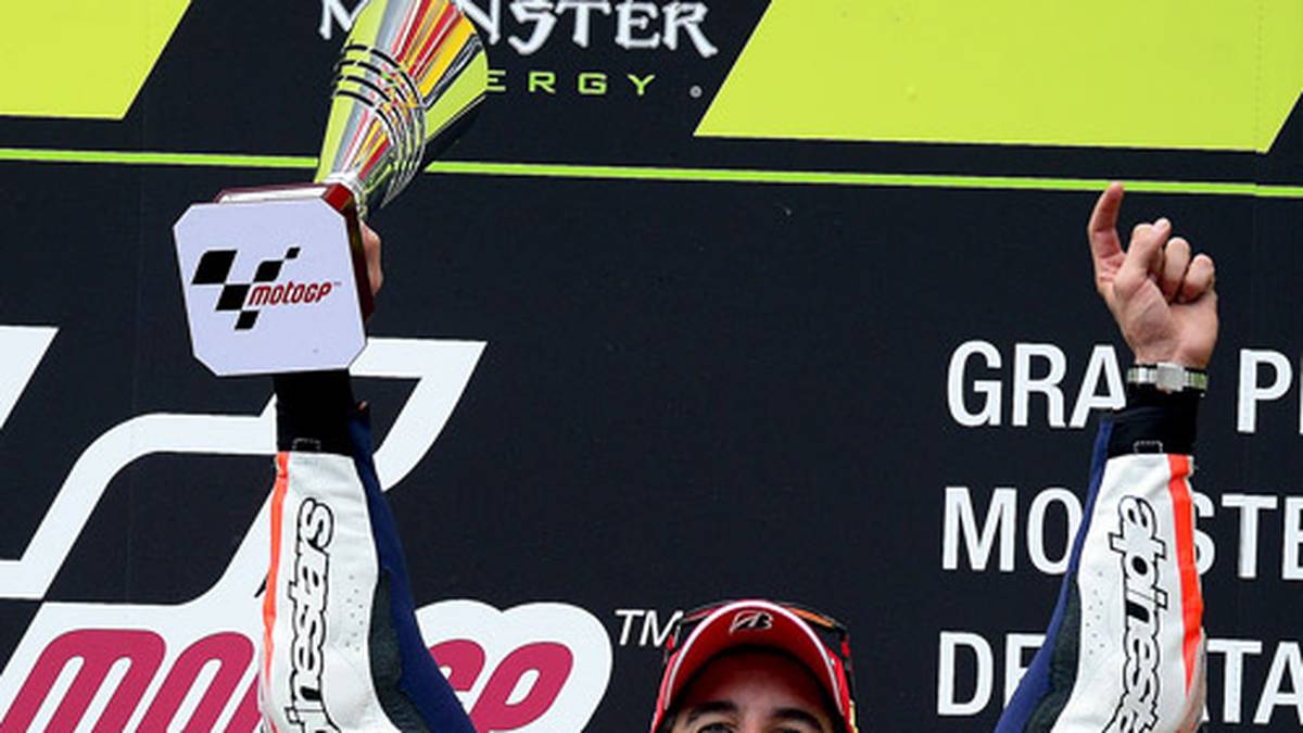 Riesenjubel beim Spanier: Beim Heimrennen in Barcelona gibt es den vierten Sieg im vierten Rennen