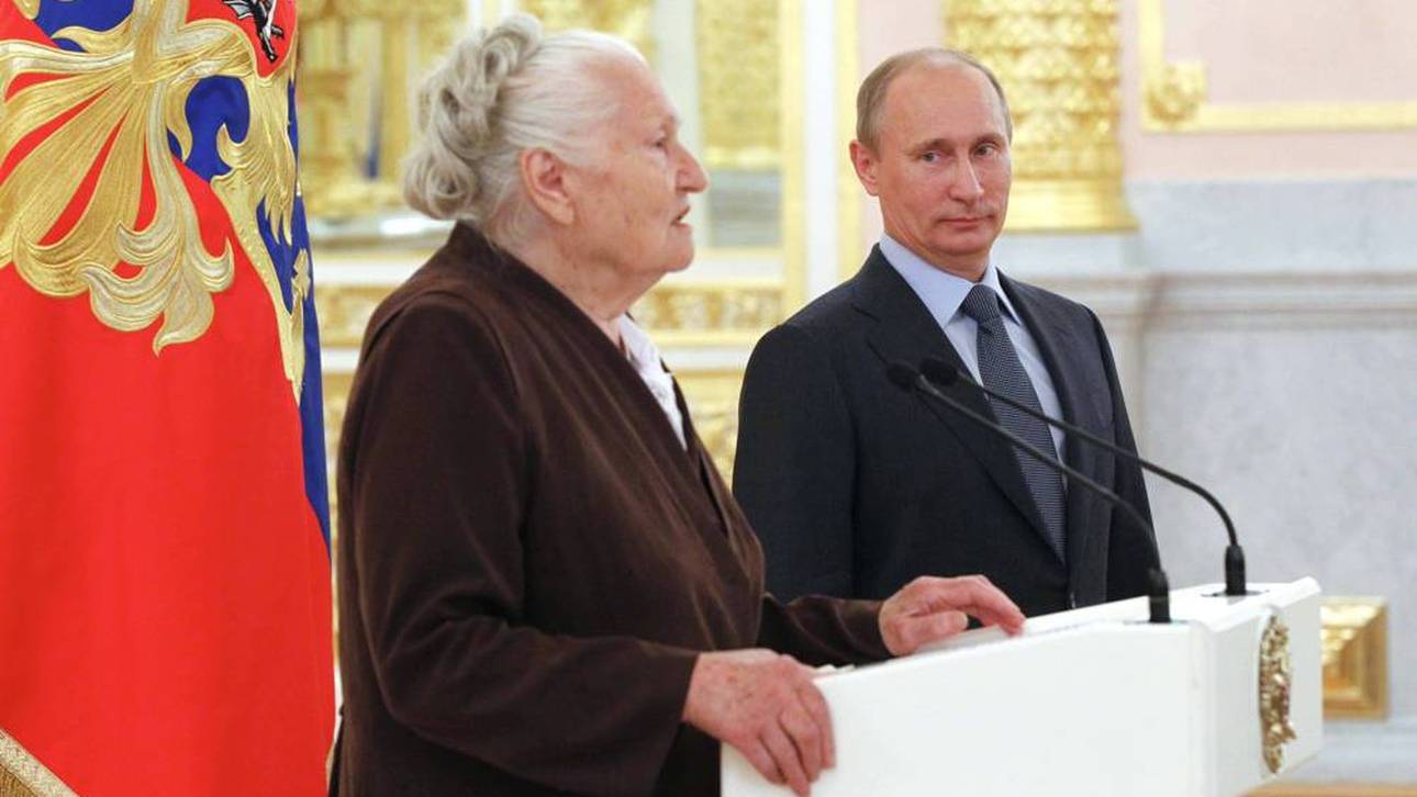 Nina Ponomarjewa sprach 2012 bei der Abreise der russischen Athleten nach London