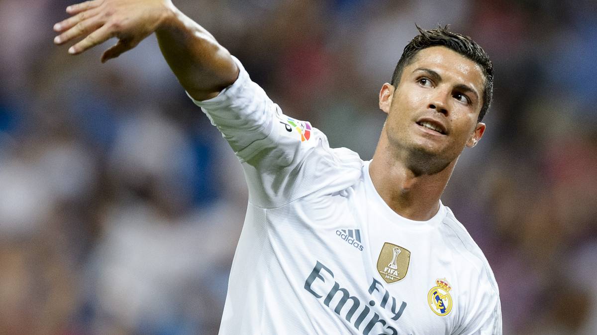 In der Rubrik "Sprüche" steht der 30-Jährige seinem Kontrahenten in nichts nach. "Die Leute beneiden mich, weil ich reich, schön und ein guter Fußballer bin. Es gibt keine andere Erklärung." Bescheidenheit klingt anders ...