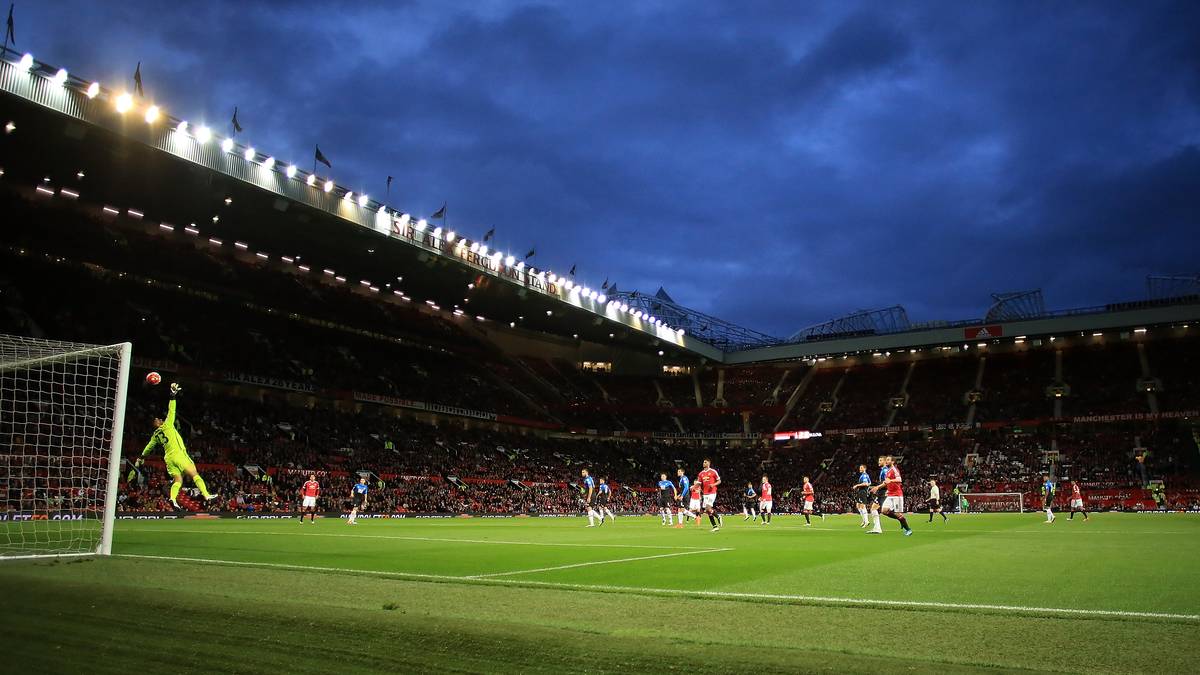 In der Liga unangefochten auf Platz eins, wird das Old Trafford nur noch vom Nationalstadion der englischen Fußballnationalmannschaft, dem Wembley-Stadion, übertrumpft