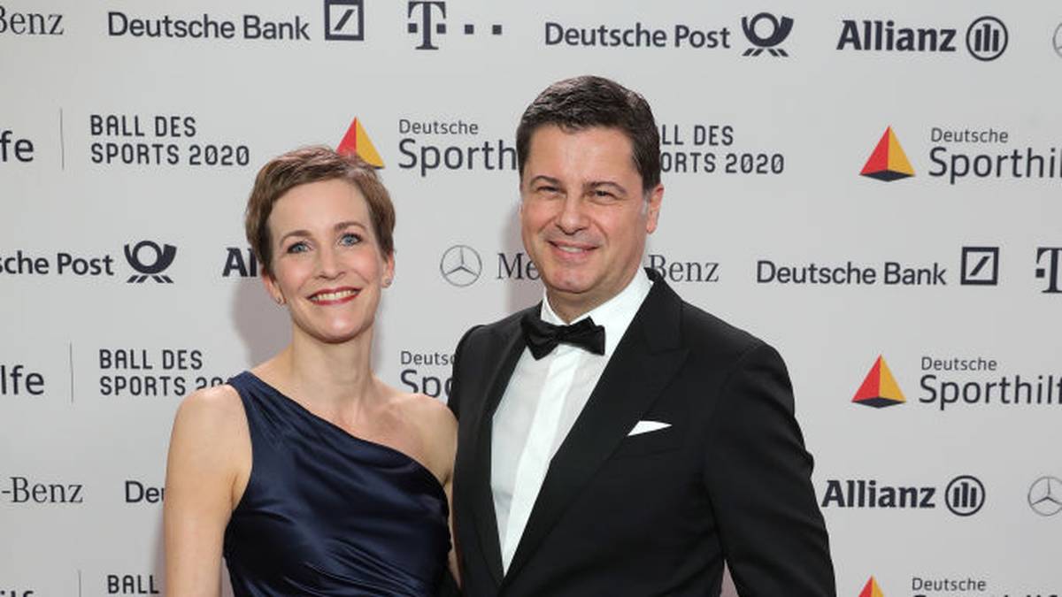 Christian Seifert, Geschäftsführer der Deutschen Fußball-Liga, kam mit seiner Frau Verena