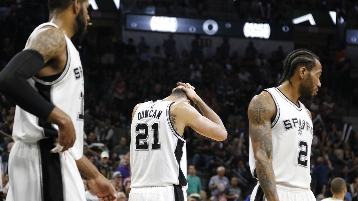Trotz der besten Hauptrunde der Vereinsgeschichte endete die Saison der Spurs mit dem Aus gegen OKC in der zweiten Runde mit einer Enttäuschung. Mit Pau Gasol findet der nächste intelligente Big Men seinen Weg nach Texas, der Boris Diaw ersetzt - und Tim Duncan. Der Routinier beendete nach 19 Jahren seine Karriere. Die Spurs bleiben ein Titelkandidat