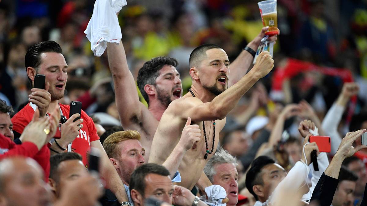 THE GUARDIAN: "Pickford ist der Held. England gewinnt endlich ein Elfmeterschießen trotz eines gelben Meers."