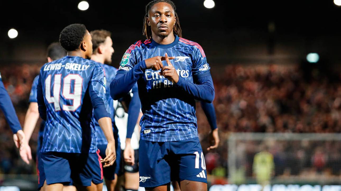 Eberechi Eze traf erstmals für den FC Arsenal