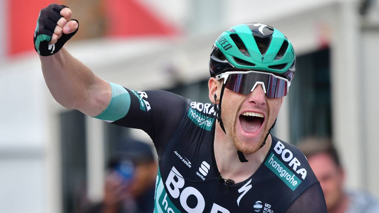 Bennett macht Triple perfekt