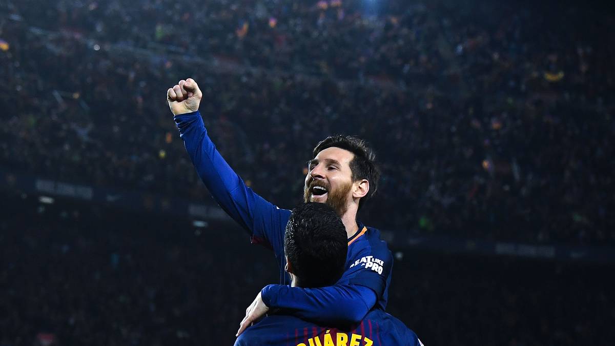 Trotz Unterzahl geht Barca in Führung, Messi sei Dank. Anschließend trifft aber auch Bale, und so endet das Aufeinandertreffen 2:2 remis. Doch wie wird das Mega-Duell am Sonntag ausgehen?