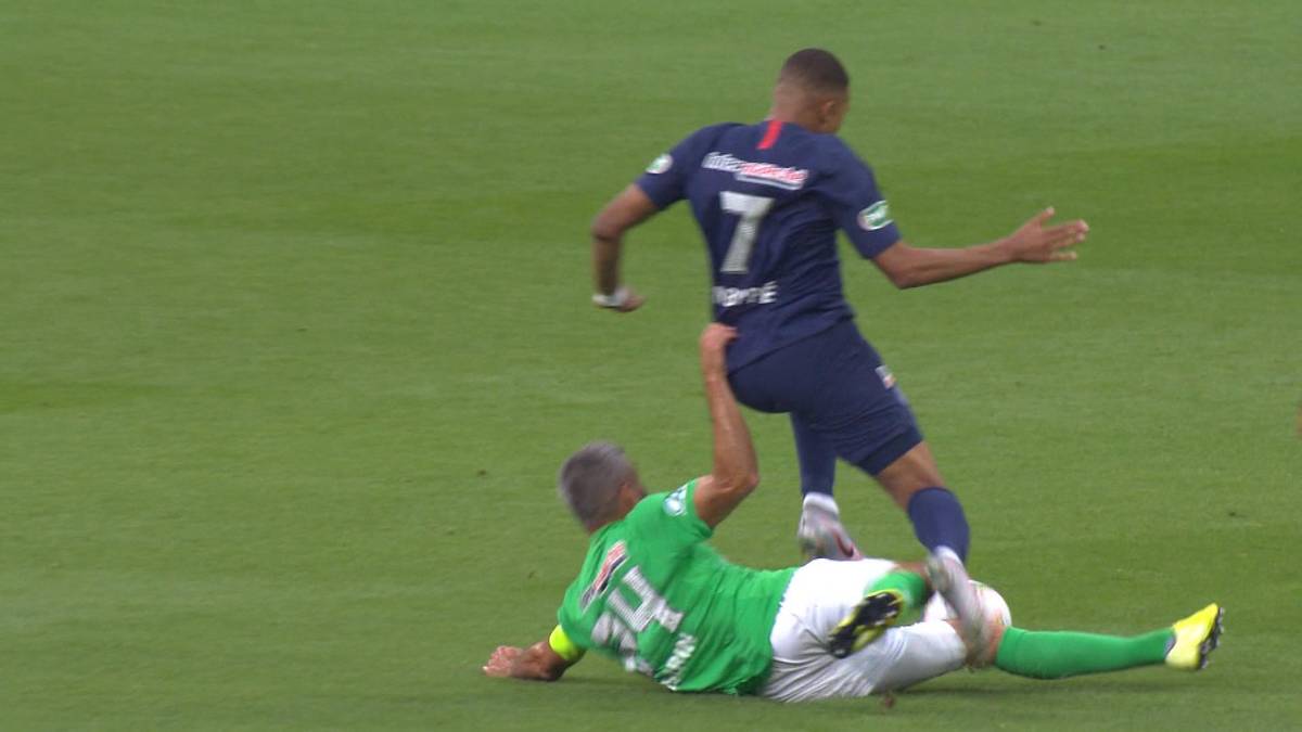 Kylian Mbappé verletzt sich beim Sieg von PSG im Finale der Coupe de France