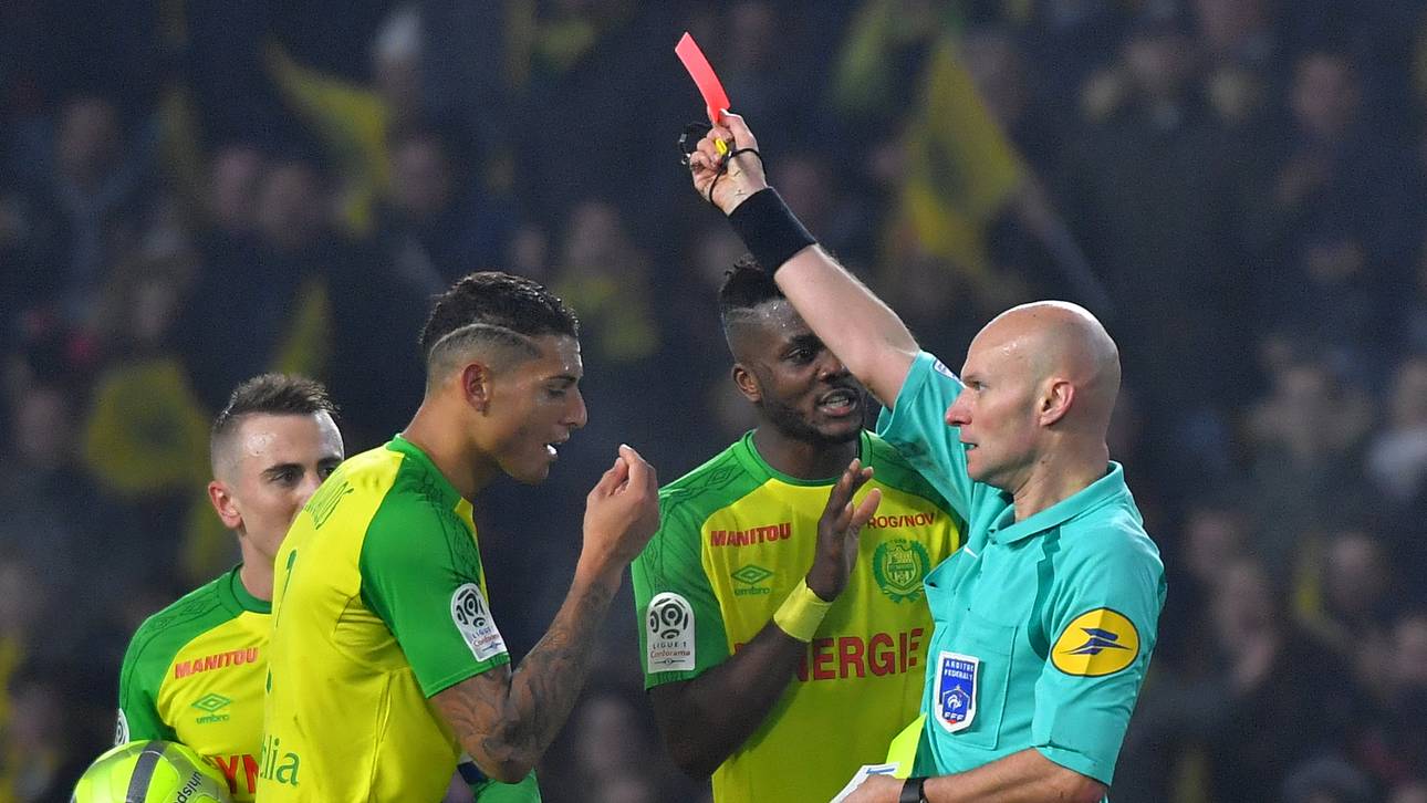 Wird Treter-Schiri Chapron geehrt?