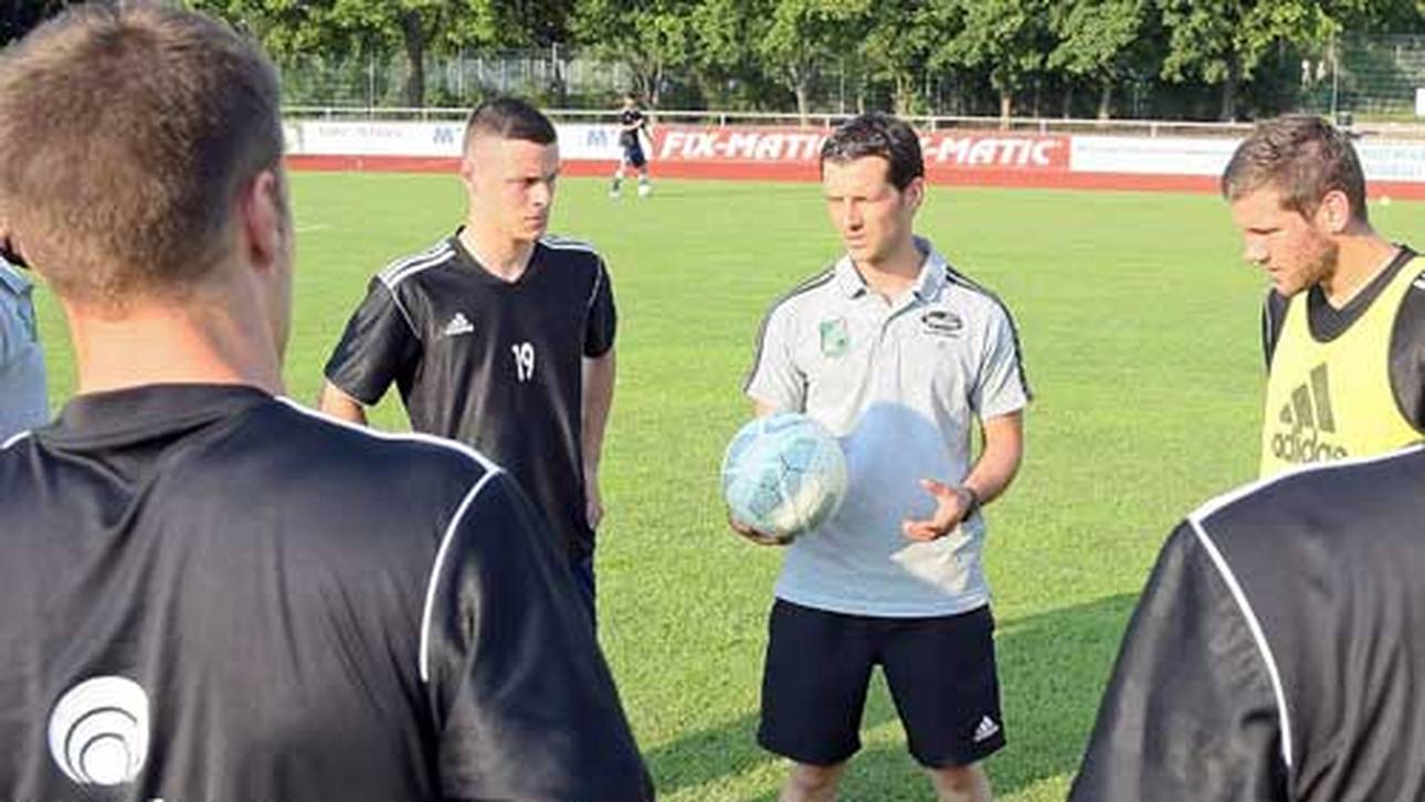 Dorfklub auf der Jagd nach Völlers Sakko