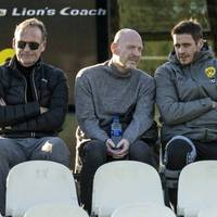 Den Klassiker zwischen dem FC Bayern und BVB möchte eigentlich niemand verpassen. Allerdings wird ein Verantwortlicher der Dortmund krankheitsbedingt fehlen.