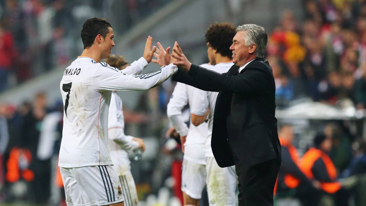 Damals bei Real an der Seitenlinie: Carlo Ancelotti. Der spätere Bayern-Trainer sagte über Ronaldo: "Spielt er in deinem Team, bist du automatisch Titel-Favorit."