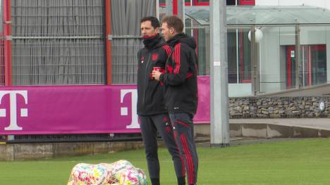 Julian Nagelsmann verliert nach dem Platzverweis gegen Upamecano die Fassung. Das sagen die Bayern-Fans zu seinem Ausraster