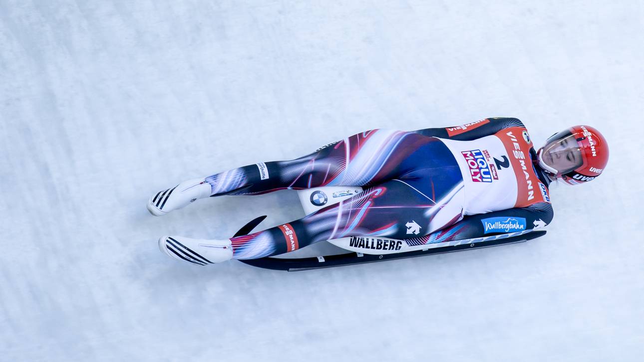 Geisenberger hauchdünn vor Hüfner