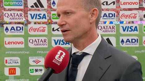 Jesse Marsch darf als Trainer den ersten kanadischen WM-Sieg überhaupt feiern. Nach dem Spiel ist der 52-Jährige immer noch elektrisiert. Gleichzeitig ist er in Gedanken bei einem seiner Spieler.