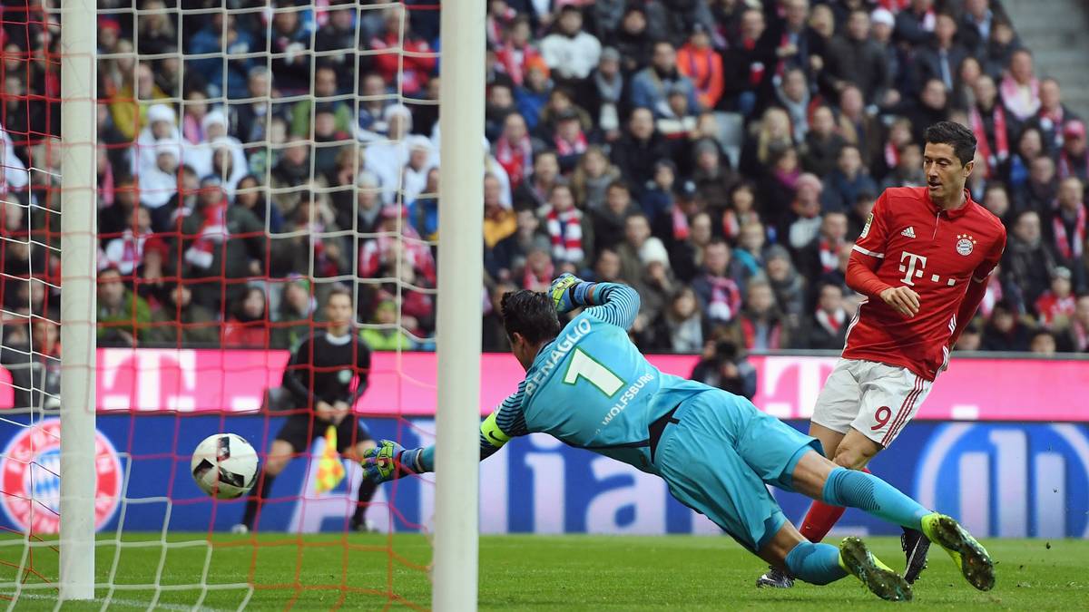 Wenig später erhöht Robert Lewandowski auf 2:0