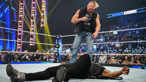 Brock Lesnar enterte bei WWE SmackDown den Royal Rumble