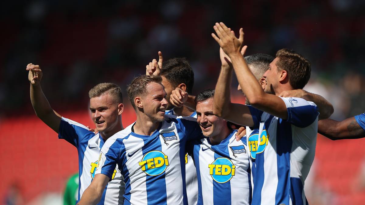 Der VfB Eichstätt stellte im Pokal keine große Hürde da, zum Auftakt in der Bundesliga geht es direkt zum FC Bayern - ein echter Härtetest, der möglicherweise bereits einen Fingerzeig gibt, was für die "Alte Dame" drin ist. Die Vorbereitung bescherte Siege gegen Fenerbahce und Crystal Palace, aber auch eine Pleite gegen West Ham United